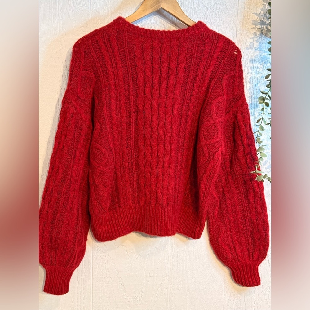CABLE KNIT Sweater NWOT red‎